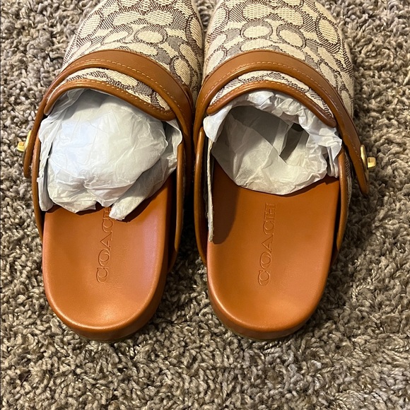 COACH Women’s Blake Turnbuckle Clog Flats - Picture 3 of 8